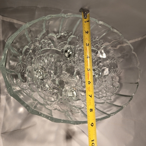 Vintage Indiana Clear Glass Four Footed Fruit Serving Bowl - Picture 4 of 7